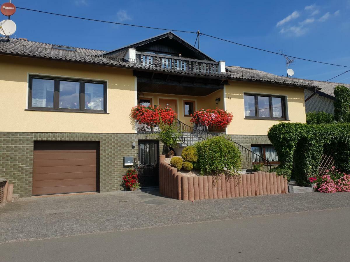 Appartement Eifelflair à Retterath Extérieur photo
